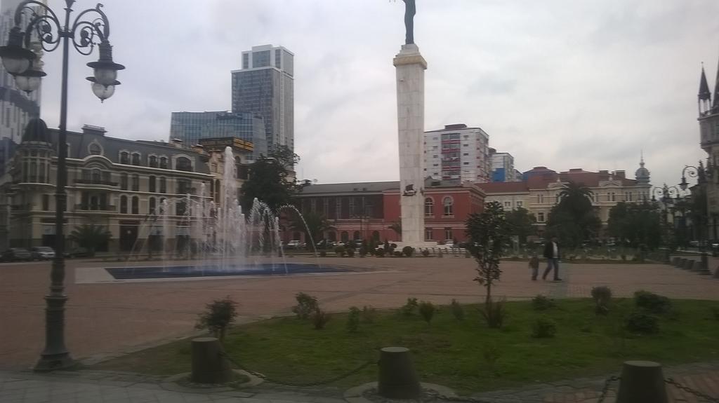 Oldbatumi Apartment Екстериор снимка