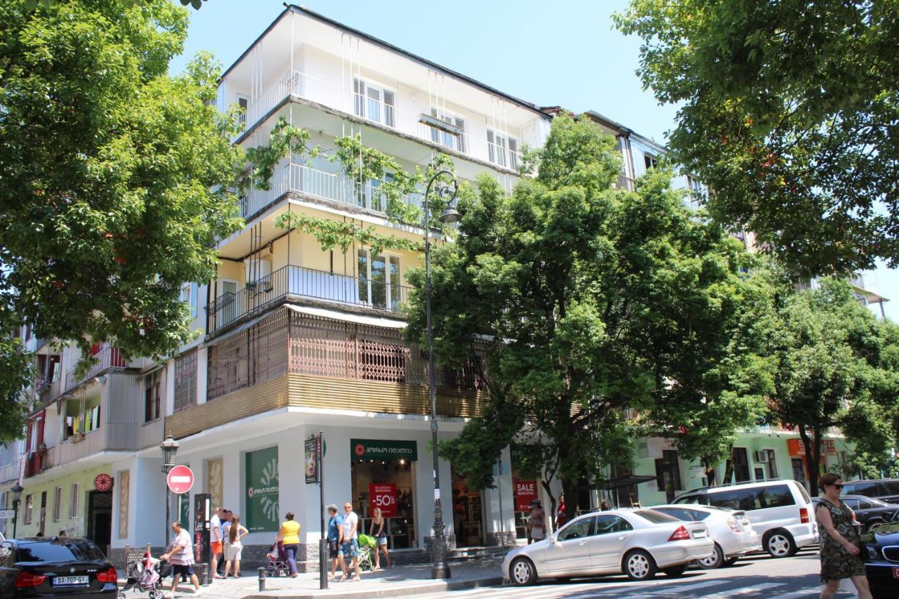 Oldbatumi Apartment Екстериор снимка